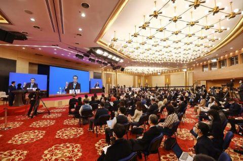 李克強：今年政府支出更多向民生領(lǐng)域傾斜，特別是義務(wù)教育和基本醫(yī)療